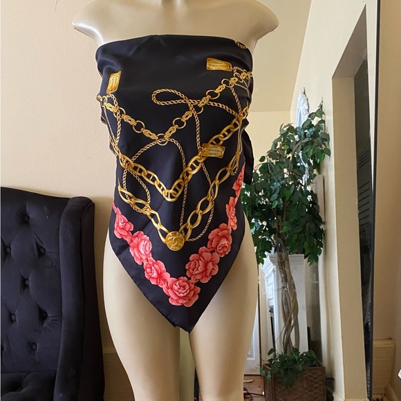 Beautiful Authentic Silk Chanel Scarf - Picture 3 of 4